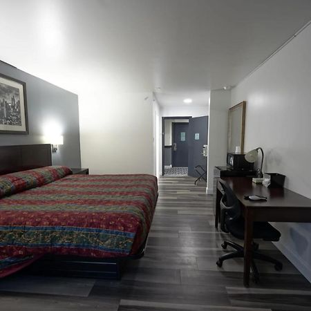 Greenwoods Inn & Suites Berlin Buitenkant foto